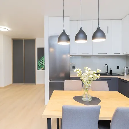 Glow Apartments, Luna Srodmiescie