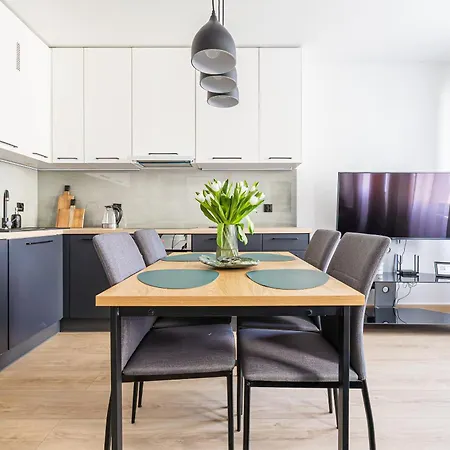 Glow Apartments, Luna Srodmiescie Апартаменти